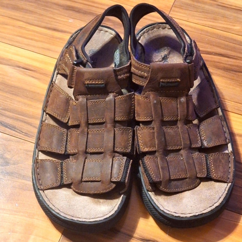 Skechers Mens Size 9 Brown Leather Chunky Strappy Y2K Grunge Sandals Fisherman